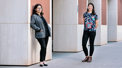 A team of researchers at Gladstone Institutes—led by Jeanne Paz (left) and including Stephanie Holden (right)—uncover a potential new treatment that could prevent the chronic complications of traumatic brain injury. Photo: Michael Short/Gladstone Institutes