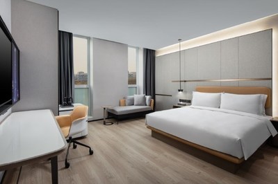 Microtel by Wyndham Tianjin’s stylish Standard King Room