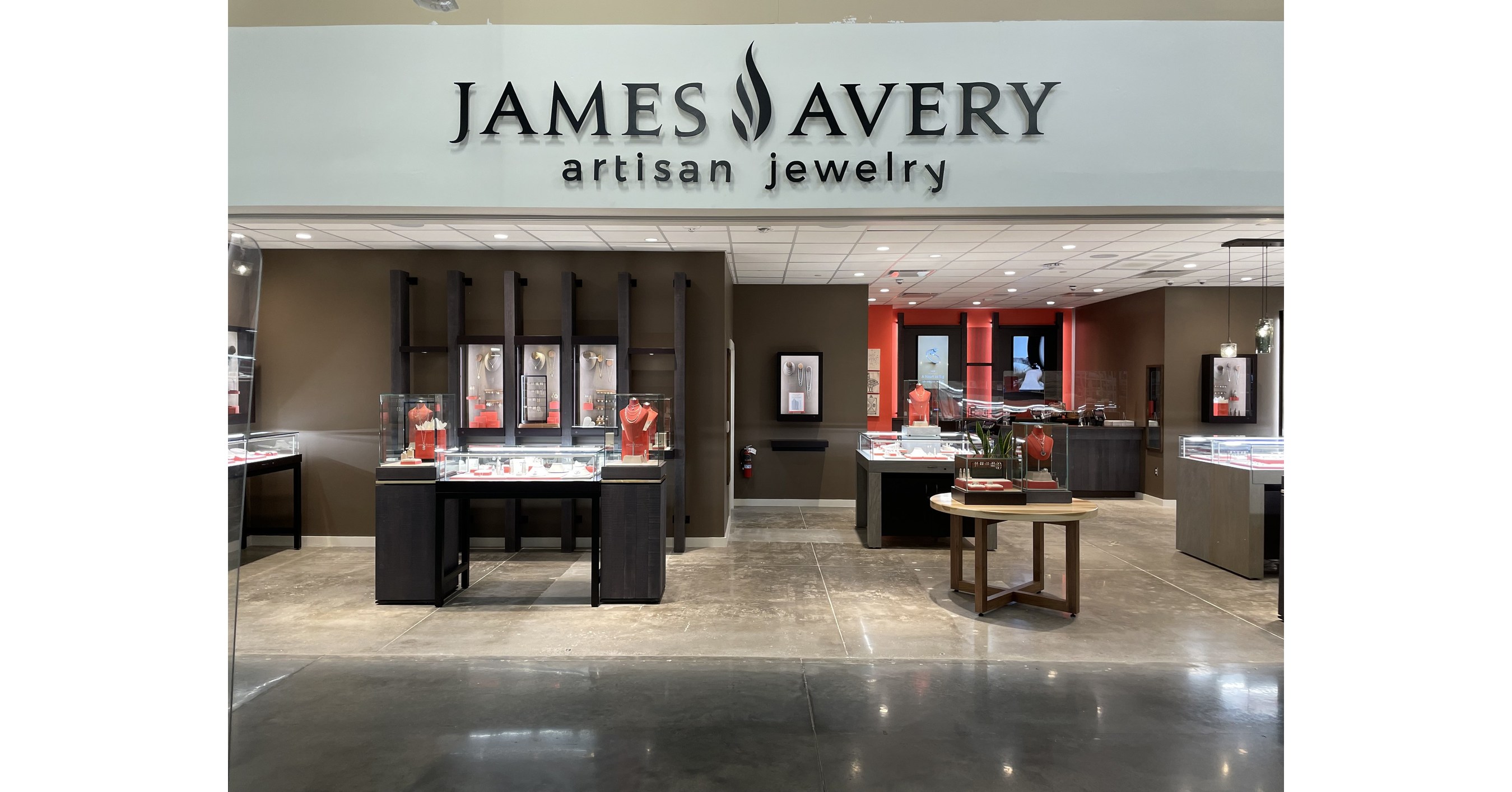 James Avery Jewelry Counter in Glenview