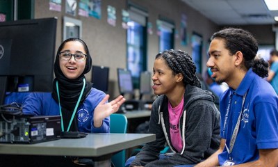 During the 2019-20 school year, TEALS students at Henry Ford Academy in Dearborn, Mich., participated in collaborative learning environments taught by instructors and volunteers like Brandy Foster.
