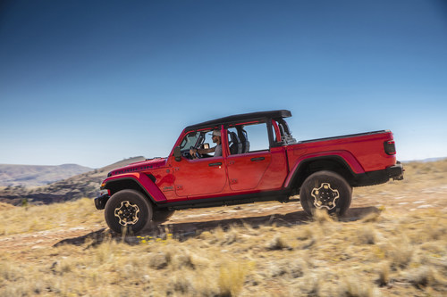 Jeep® Performance Parts (JPP) from Mopar is introducing new half doors for the 2021 Jeep® Gladiator, offering an enhanced open-air experience for the most off-road capable Jeep truck ever. The new Jeep Gladiator Dual-Door Group includes both full and half doors and is available on all Jeep Gladiator models through the Mopar Custom Shop as part of an original new-vehicle purchase in the U.S.