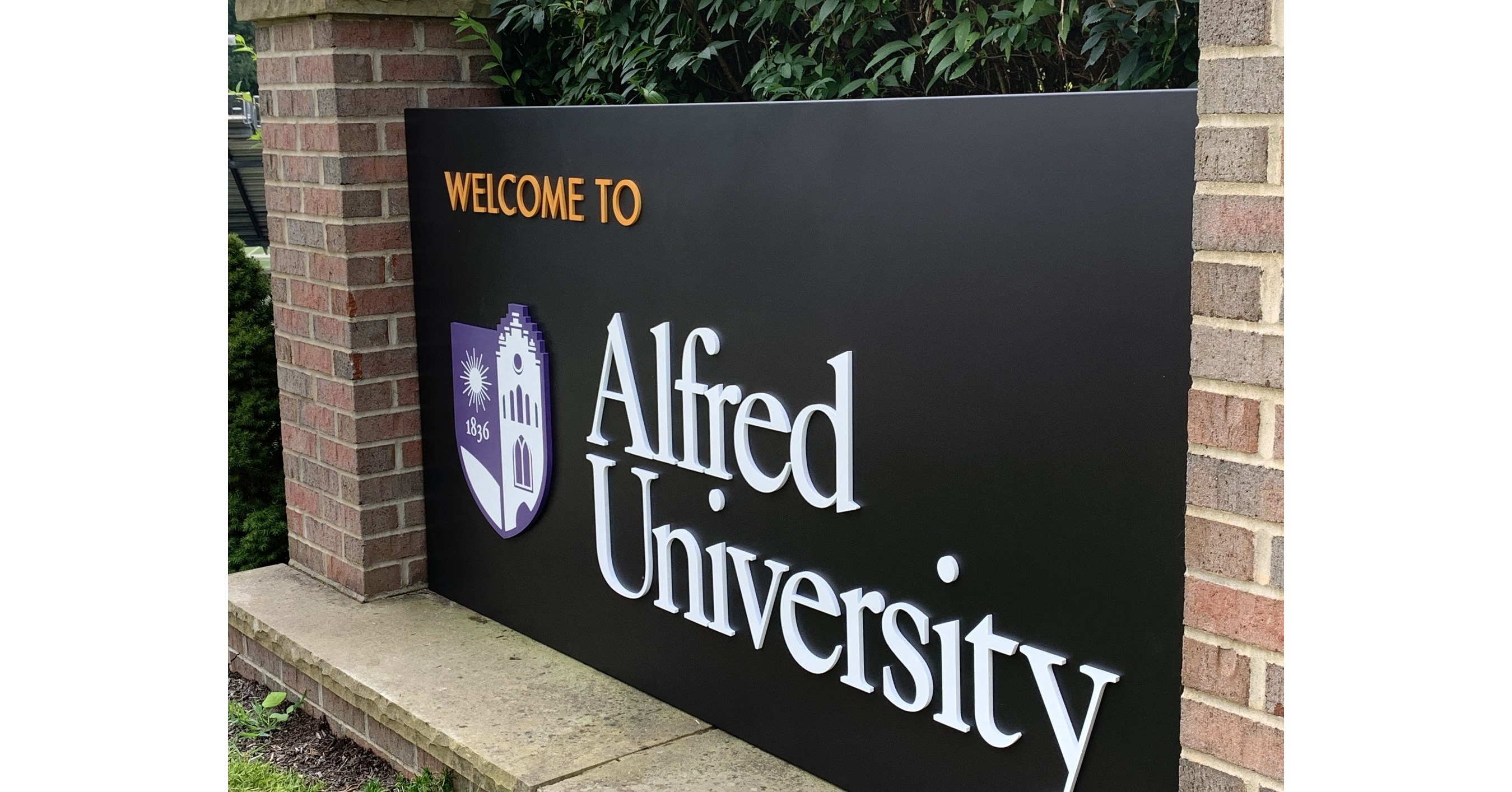 Alfred University Unveils Sleek New Campus Signage