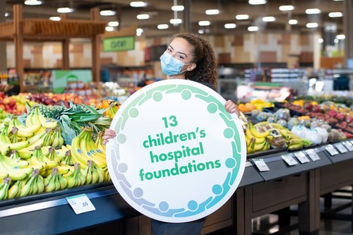 Sobeys Inc. teammate proudly shows their support for the A Family of Support: Child & Youth Mental Health Initiative and its second annual fundraising campaign. (CNW Group/Canada's Children's Hospital Foundations)