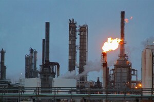 Mesothelioma Compensation Center Urges an Oil Refinery Worker with Mesothelioma Anywhere in the Nation or Their Immediate Family to Call Attorney Erik Karst of Karst von Oiste to Discuss Compensation That Might Be Millions