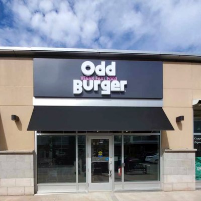 Exterior of Waterloo Odd Burger, 75 King Street S (CNW Group/Odd Burger Corporation)