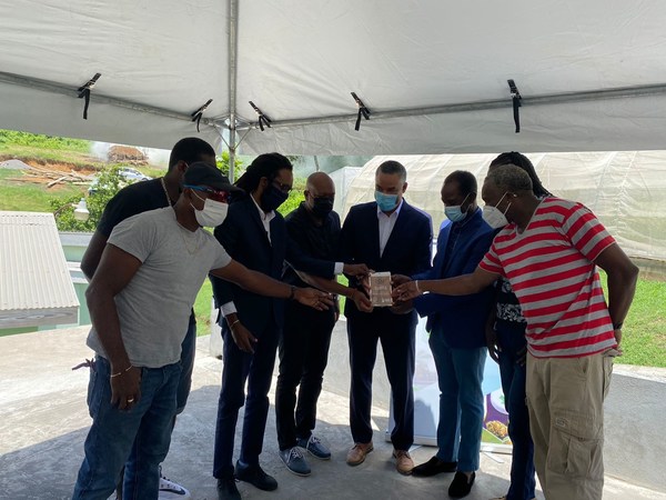 Unable to view the image, Please provide a valid URL.