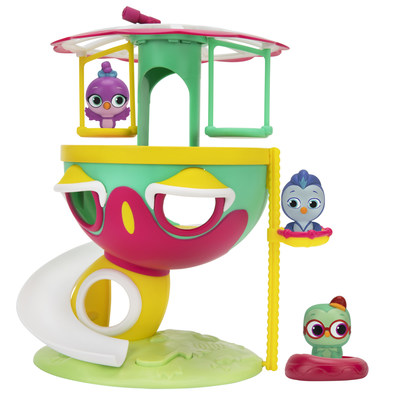 Let’s all go exploring Do’s House in the Do, Re & Mi Playset, the adorable playset that features melodies and phrases from Do, Re & Mi! Discover all three floors of Do’s house with the manual basket elevator, sliding down to the bottom when you’re done!
