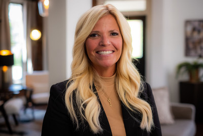 Ohio REALTOR® Nikki DiNardo honored with CENTURY 21 Relentless Agent Award for excellence in client service