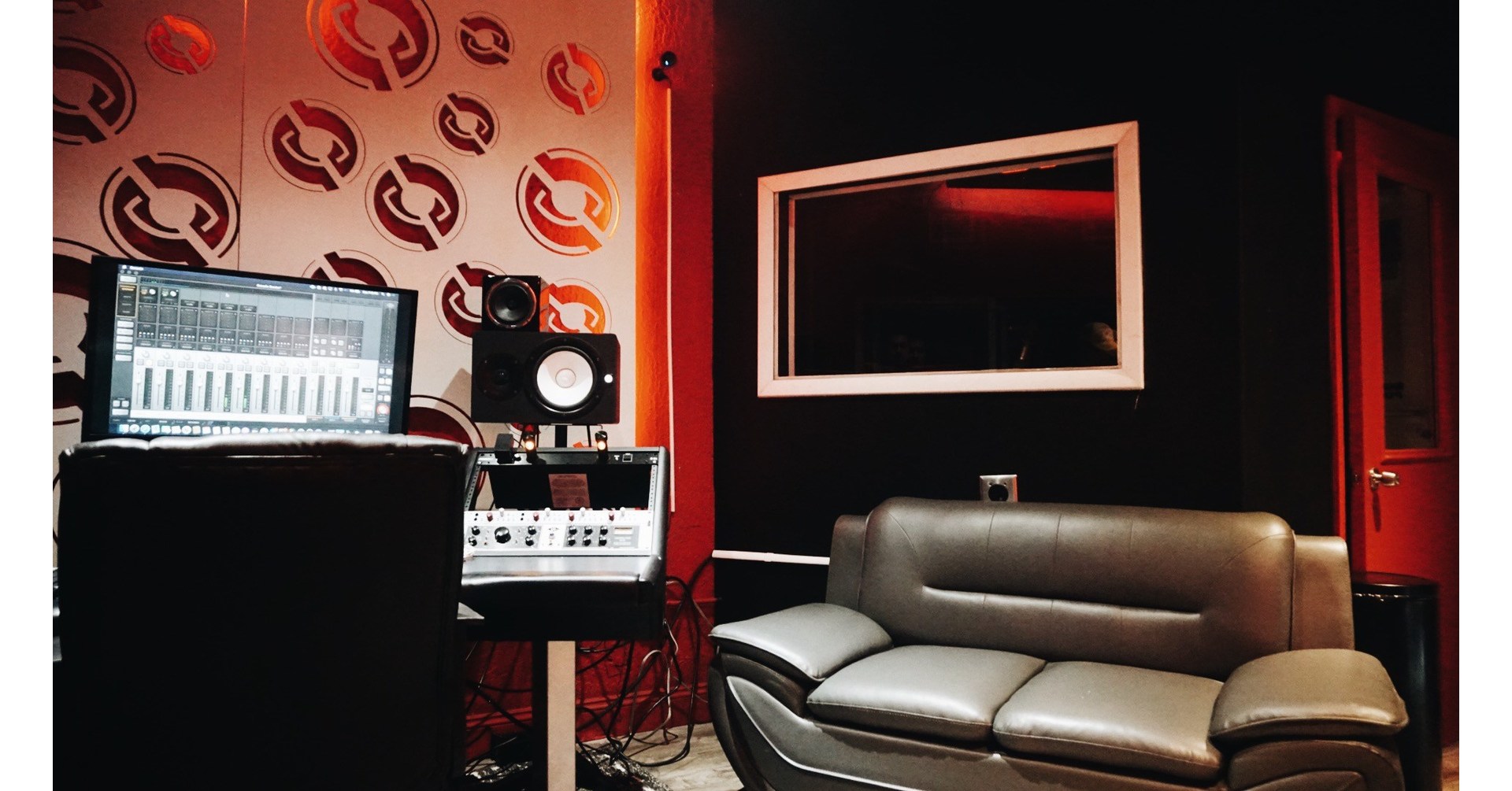 North Miami Beach recording studio "Oak House by Stop Lookin" earns its