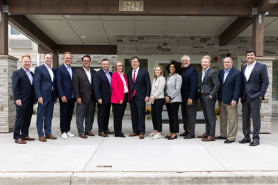From L to R: David Pepper, CDO; Patrick Pacious President & CEO, Choice Hotels; Tim Healy, President & CEO, Holladay Properties; Keith Jones, VP, Extended Stay Development; Ron Burgett, SVP, Extended Stay Development; Lisa Adams, RVP, Extended Stay Development; Thomas Hood, Mayor of Gurnee; Anna Scozzafava, VP, Extended Stay Strategy & Operations; Maya Yette, Senior Extended Stay Brand Manager; Glenn McFarland, RVP, Extended Stay Franchise Performance; Matt McElhare, Senior Director, Extended Stay Brands; Kevin Lodge, Regional Director, Extended Stay Operations; Will Ballard, Director, Extended Stay Real Estate & Land Acquisitions. (Photo Credit: Tori Soper Photography)