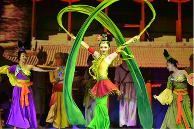 งานแสดงวัฒนธรรมและเทศกาลท่องเที่ยวเปิดฉากที่เมืองตุนหวงของจีน - Vimarsana News