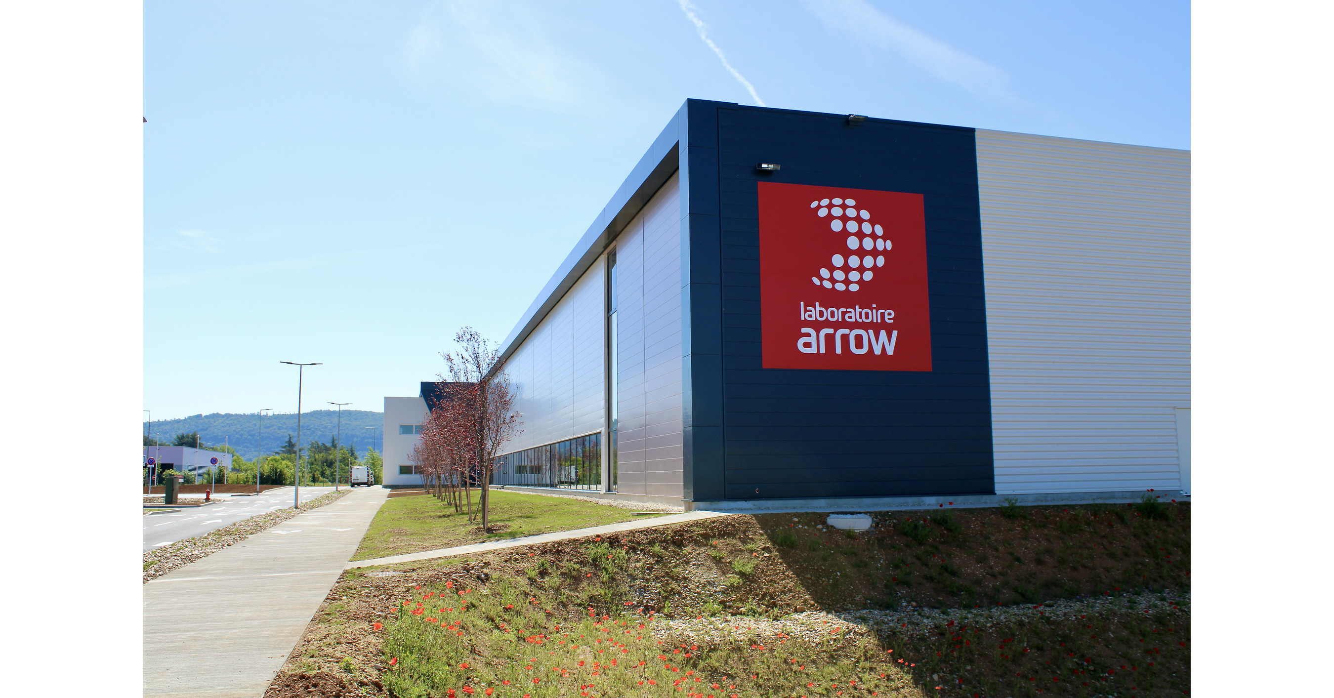 Laboratoire Arrow inaugurates its new logistics and industrial site in Lyon