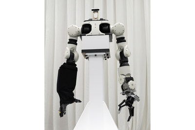 Honda Avatar Robot is equipped with a multi-fingered hand, an application of Honda robotics technologies, and Honda’s original AI-supported remote control function.