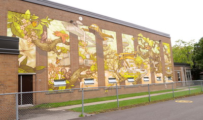 La murale L'cole de l'avenir a t ralise par le collectif d'artistes Artducommun  l'cole Catherine-Soumillard,  Lachine (Groupe CNW/Ville de Montral - Arrondissement de Lachine)