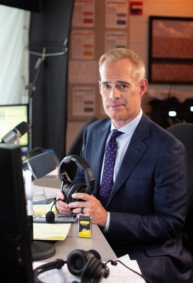 Sportscaster Joe Buck Relies on HALLS minis for On-The-Go Cough & Sore Throat Relief