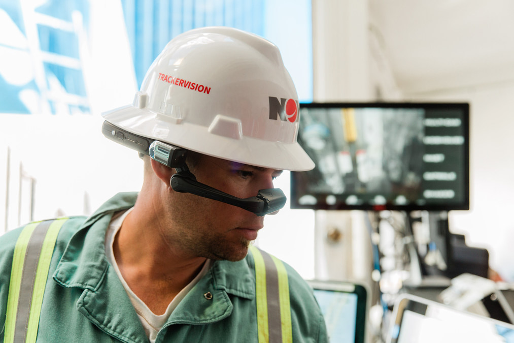 Augmented and virtual reality reshapes how the field service and construction workforce utilize and service equipment - Vimarsana News