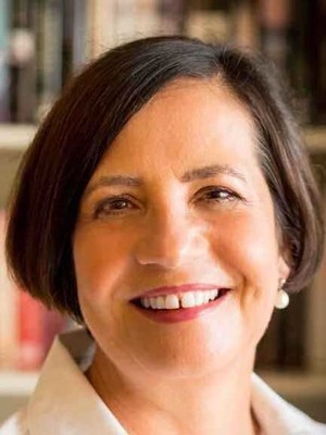 Lesley Poole named FP Canada™ Fellow