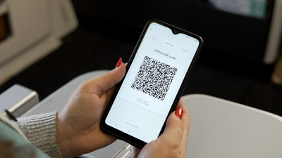 United Becomes First Airline to Introduce PayPal QR Codes as Inflight Payment Option