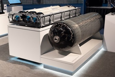 Faurecia’s product portfolio and hydrogen storage solutions offer a complete range of hydrogen fuel cell solutions to meet all power and durability needs from light-duty to commercial and heavy-duty vehicles.