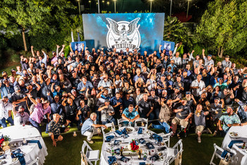 One of the WHOW tournament’s highlights is the annual post-event group photo. Featuring a record-setting number of veterans, owners, captains and crews, this year’s photo required significant height to ensure everyone could make it into the frame.