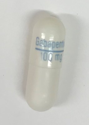 Capsules de 100 mg de Riva-Gabapentin (capsules blanches de gélatine dure sur lesquelles « Gabapentin / 100 mg » est imprimé à l’encre bleue) (Groupe CNW/Santé Canada)