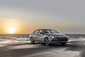 Hyundai Elantra Hybrid Wins Motor1.com Star Award for Best Value