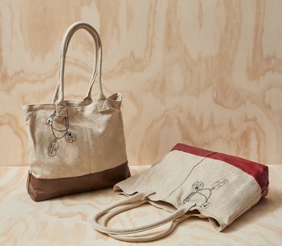 100% of the purchase price ($30) of every HOBO Annapolis Shopper sold will be donated to Habitat for Humanity.