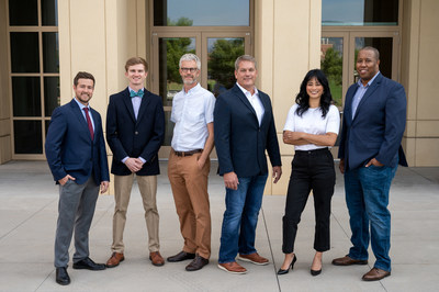 Tynt Technologies Founding Team<br />
(from L to R) Dr. Michael Strand, Dr. Tyler Hernandez, Professor Mike McGehee, John Dwyer, Taylor Aviles, Ameen Saafir