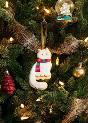 Proceeds from the 37th Annual Fancy Feast Limited-Edition Holiday Ornament will go to RedRover through Purina’s Purple Leash Project