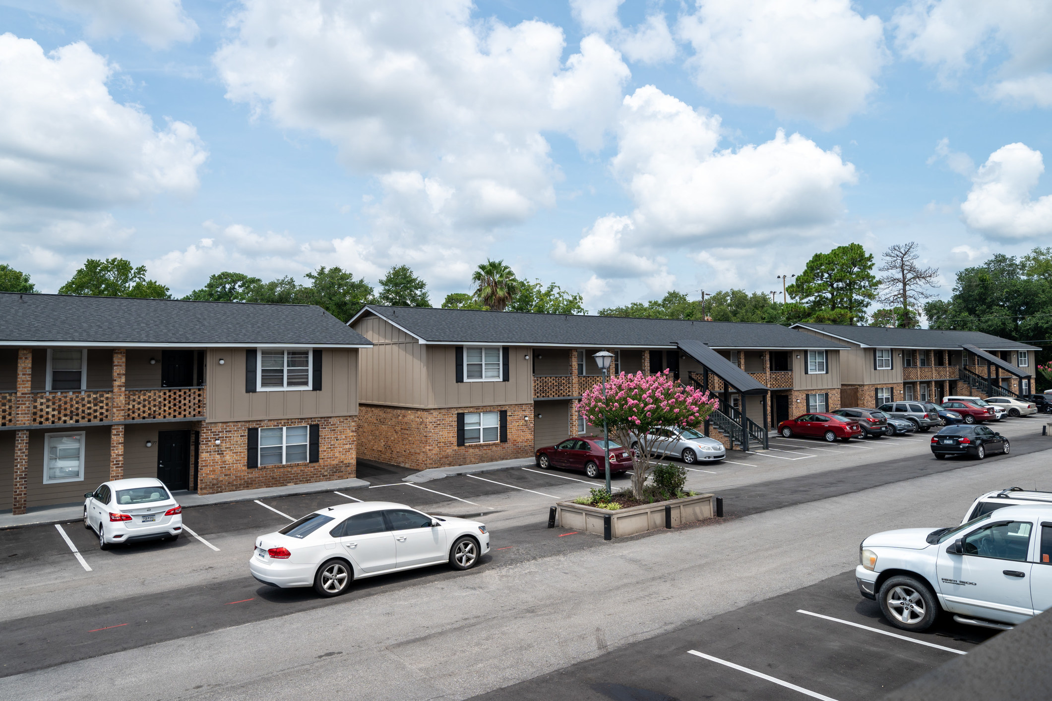 Aline Capital's Multifamily Advisory Group Completes Sale of Charleston