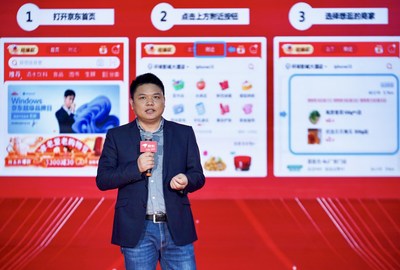 Huijian He, Vice President of JD.com and Dada Group, Head of JD Omni-channel Home-Delivery Department, delivered a speech about Nearby tab