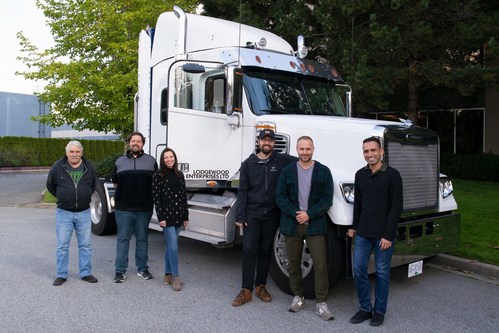 A look at the first of 12 Hydra-converted heavy-duty trucks for Lodgewood Enterprises and some of the Hydra team that made this hydrogen trucking milestone possible. (CNW Group/Hydra Energy)