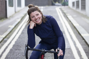 Le nouveau documentaire original de TBD Media Group suit Karin Laske dans sa traversée de la Grande-Bretagne à vélo