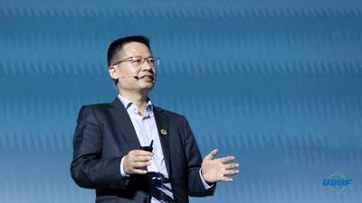 Kevin Hu, President of Huawei's Data Communication Product Line, delivered the keynote speech