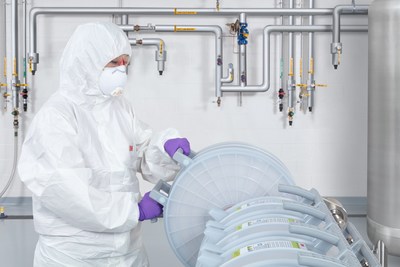 The global agreement with Thermo Fisher Scientific pairs the 3M™ Harvest RC Chromatographic Clarifier with Thermo Scientific’s HyPerforma Single-Use Bioreactor Systems to bring greater efficiency and scalability to the therapeutic manufacturing process.