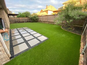 Hypoallergenic Synthetic Grass Creates Family-Friendly Backyard