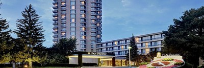 Exterior of the Pan Pacific Toronto Hotel. (CNW Group/Unifor)