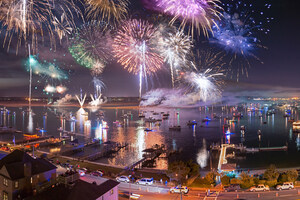 NC Holiday Flotilla and Enchanted Airlie Launch the Carolina Holidays