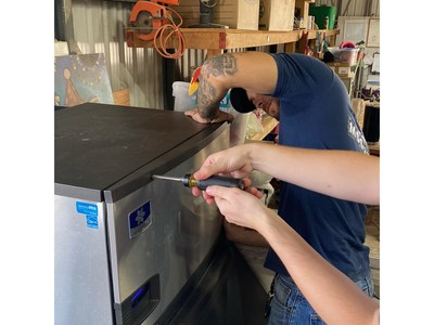 RSI students install ice machine at Aimee's Animal Sanctuary. The sanctuary is the largest in Arizona and serves more than 100 special needs animals. Credit: The Refrigeration School, Inc.