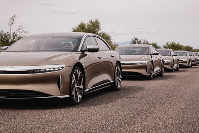 Initial customer deliveries of the Lucid Air Dream Edition, which sets new benchmarks in range and efficiency for electric vehicles as the first with more than 500 miles of range, will begin on Saturday, October 30, 2021.
