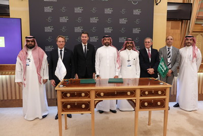 (L-R) Abdullah AlKhalaiwi, Chief Shared Services Officer, RCU; French Ambassador to Saudi Arabia, Ludovic Pouille; Laurent Germain, Group CEO, EGIS; Eng. Amr AlMadani, CEO, RCU; Badar Alfughom, Senior Advisor to the CEO for Integrated Development, RCU; Grard Mestrallet, Executive Chairman, Afalula; Stphane Aubarbier, CEO, Assystem Group; Eng. Moataz Kurdi, Chief County Zoning, Planning & Operations Office, RCU