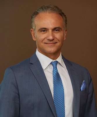 Board certified plastic surgeon Dr. Kiya Movassaghi was named Eugene, Oregon's "Best Cosmetic Surgeon" for the tenth year.