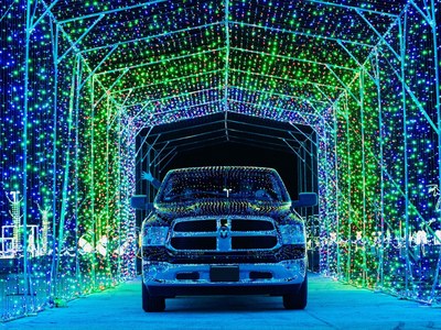 Let It Shine is Chicagoland's premier drive-thru Christmas light show experience. Guests are invited to safely stay in their cars and immerse themselves into a wonderland of light displays, all synchronized to fun holiday classics.