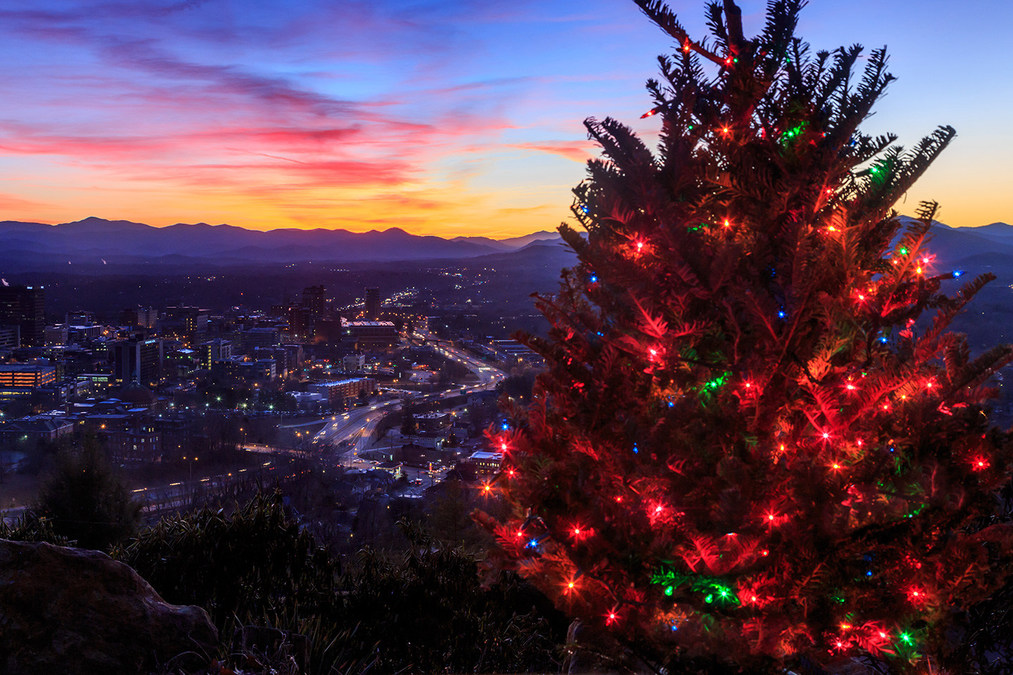 Iconic Holiday Traditions Return In-Person - Vimarsana News