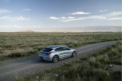 Das ZEEKR 001-Fahrzeug wird die erste Anwendung der CVSAe-Technologie von Tenneco sein, die in China für einen großen chinesischen Autohersteller produziert wird.