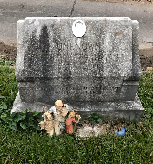 The community of Centreville, Alabama erected a burial marker for a young unidentified victim of a 1961 car accident. Identifinders International gave him back his name: Danny. (Photo courtesy Bibb County Sheriff Jody Wade)
