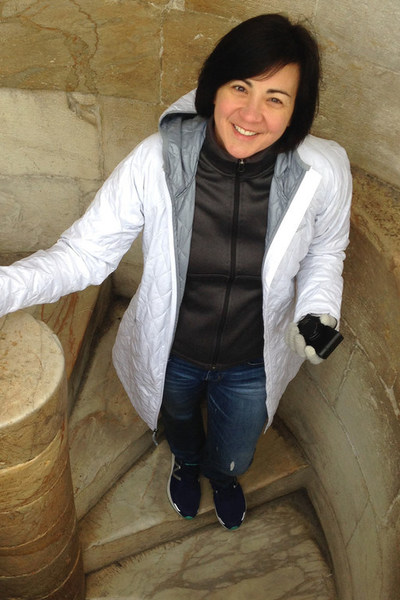 Amanda Mercer, climbing the Leaning Tower of Pisa