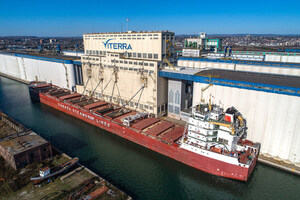 CSL and Viterra Set Grain Load Record at Port of Thunder Bay