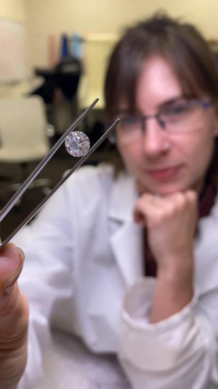 Eterneva Lab Tech Kira shares the science behind the memorial diamond journey.