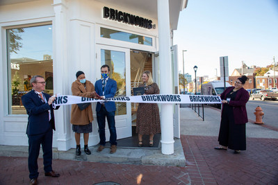 (L-R): Mark Ellenor, President of Brickworks North America is joined by Community Liaison for Baltimore City Council President, Shaakira Gill; Baltimore City Councilman, Zeke Cohen; Lara Robertson, VP of Design and Distributor Sales; and Eva Cohen, Design Studio Manager during the official ribbon cutting celebration for the newly opened Brickworks Design Studio in Baltimore.